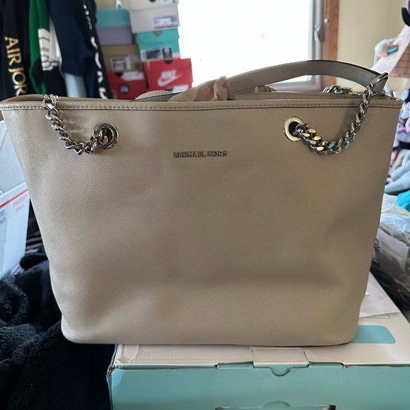 Michael Kors Handbags - Michael Kors Beige Tote Bag